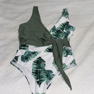 Kids One-Shoulder Leaf Print Swimsuit